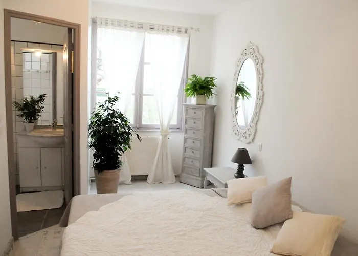 Domaine De Palais Hotel